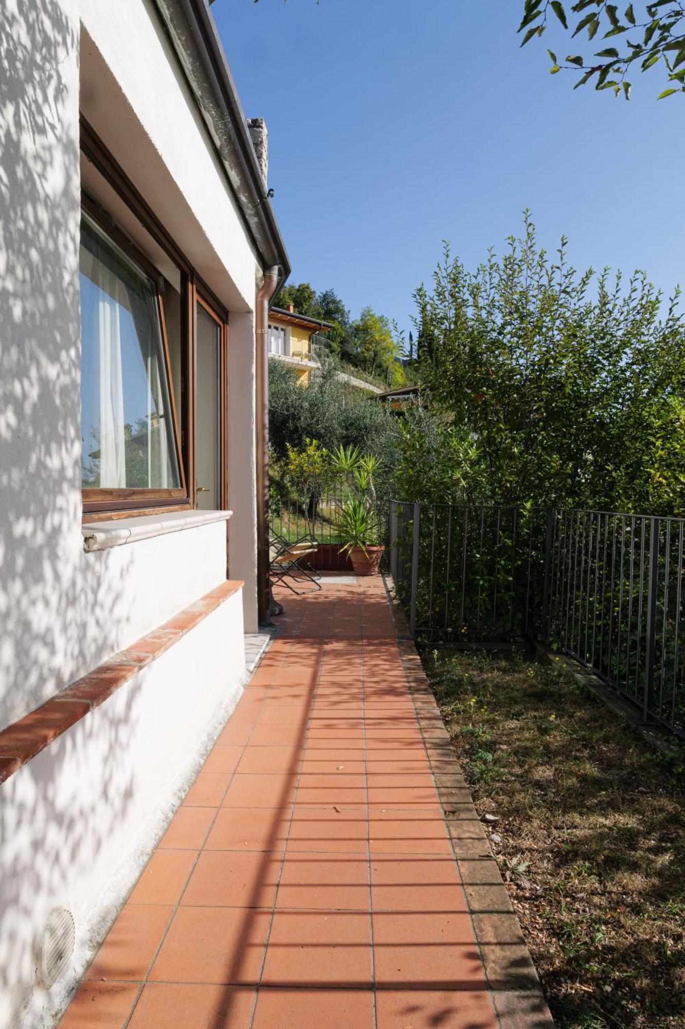 Casa Navla' Appartamenti "Ulivi"- "Fiori" -"Velieri"-"Luna"-"Nido"-"Taverna" Tignale Extérieur photo