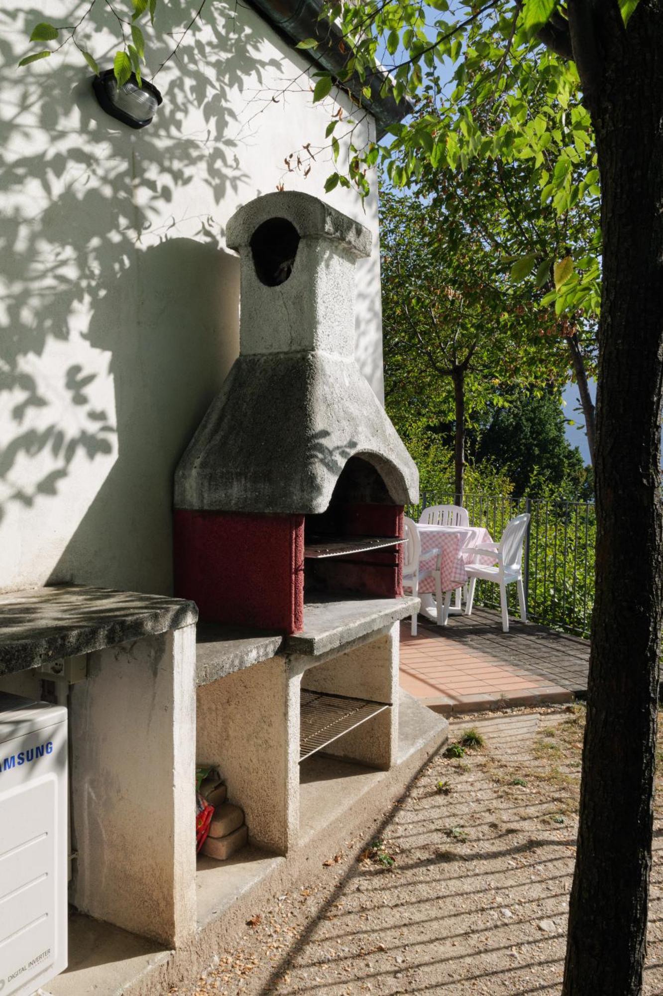 Casa Navla' Appartamenti "Ulivi"- "Fiori" -"Velieri"-"Luna"-"Nido"-"Taverna" Tignale Extérieur photo