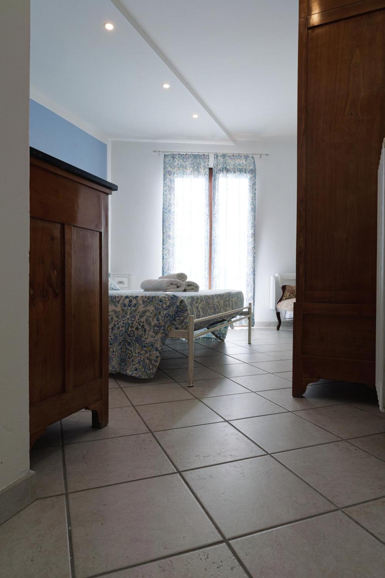 Casa Navla' Appartamenti "Ulivi"- "Fiori" -"Velieri"-"Luna"-"Nido"-"Taverna" Tignale Extérieur photo