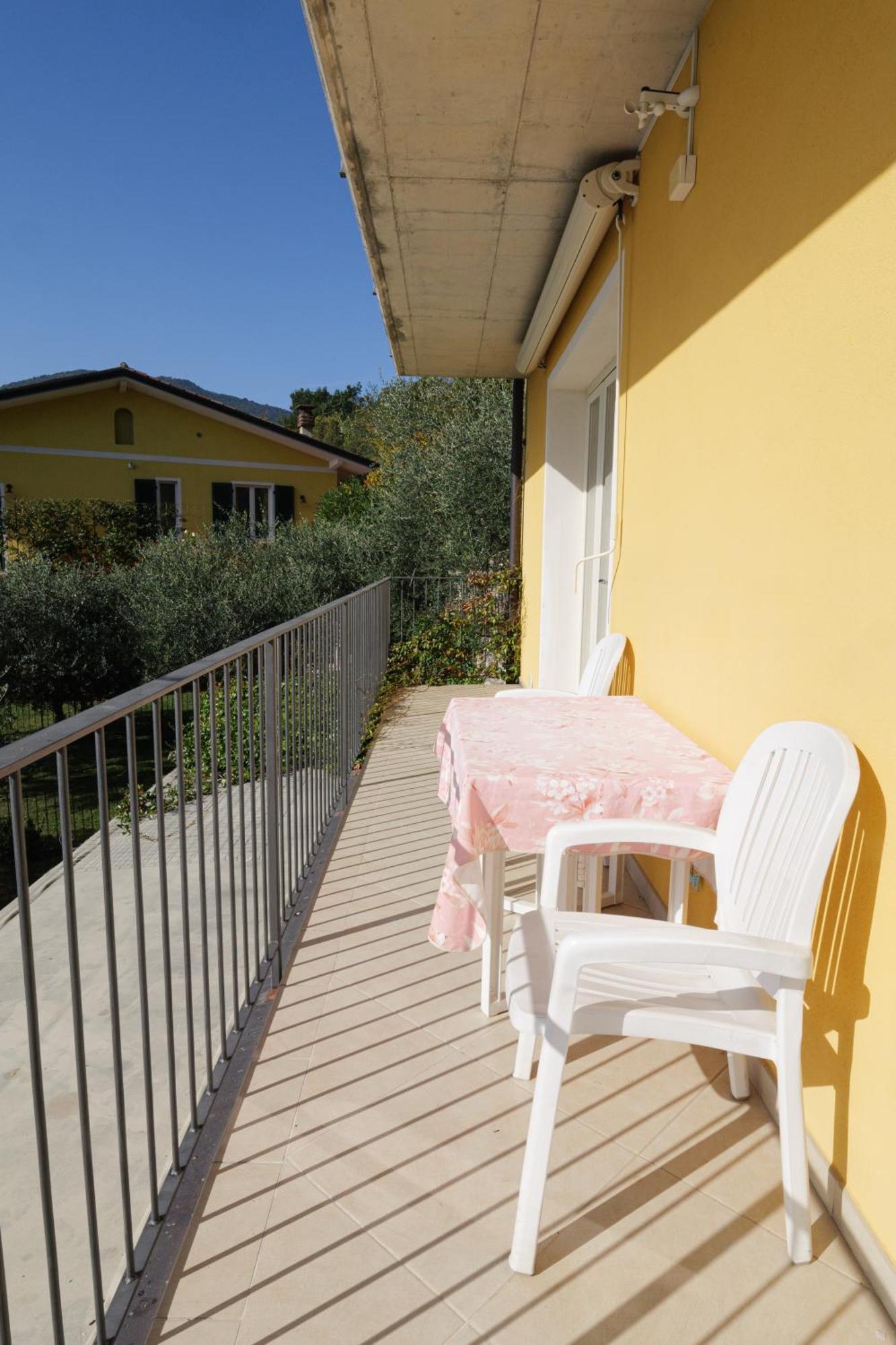 Casa Navla' Appartamenti "Ulivi"- "Fiori" -"Velieri"-"Luna"-"Nido"-"Taverna" Tignale Extérieur photo